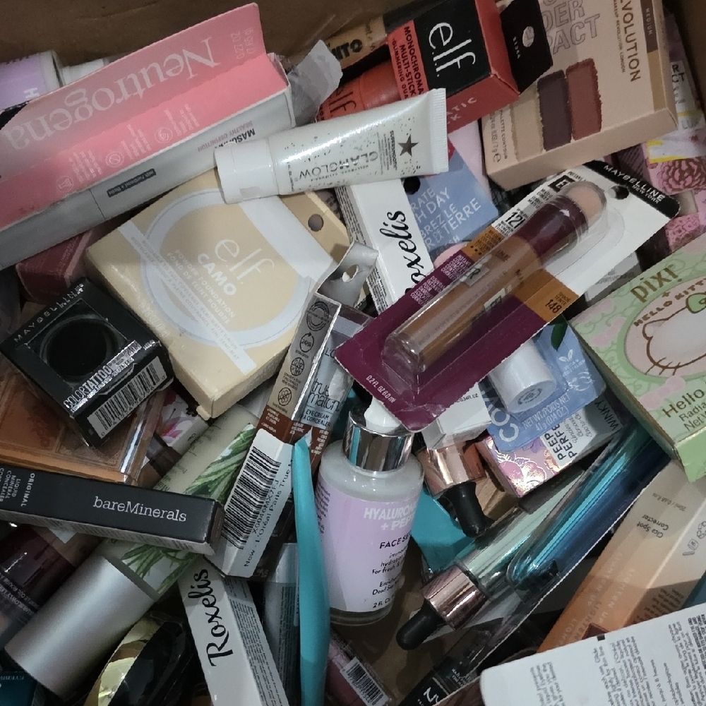 Assorted Makeup Bundle Collection Over 100 Pieces - Picture 7 of 7